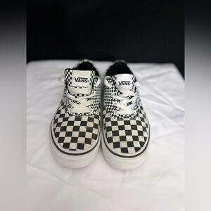 Vans checkerboard kid size 3
